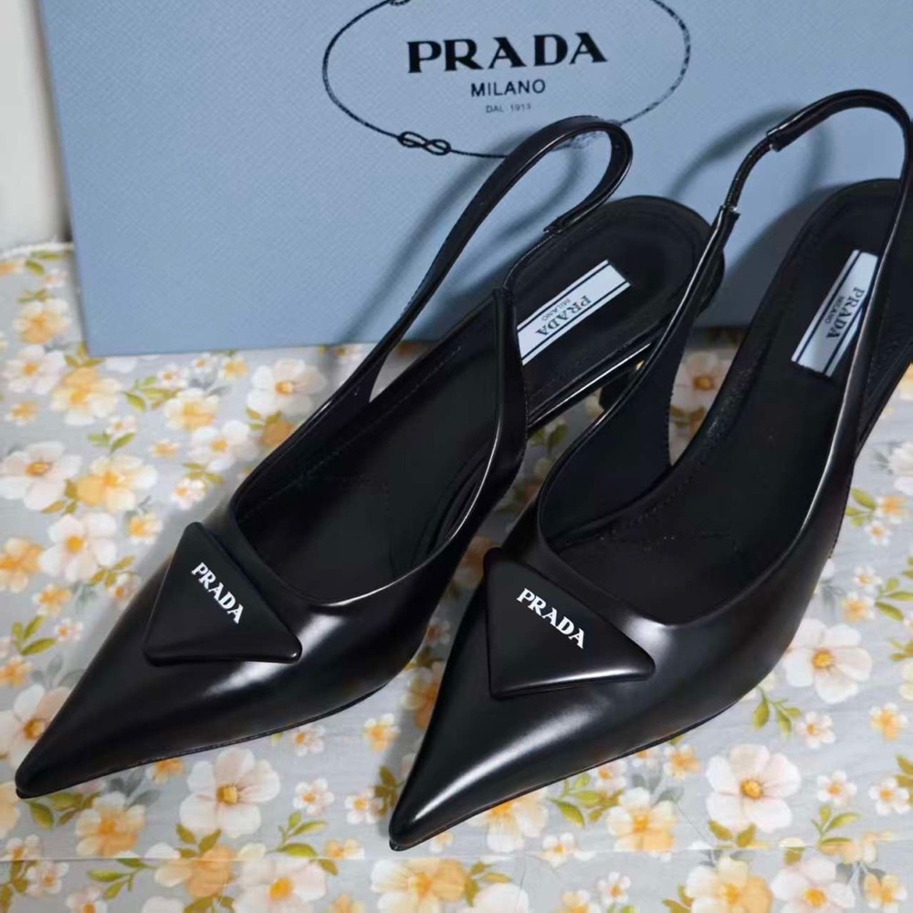 Prada heels - Picture 2 of 7